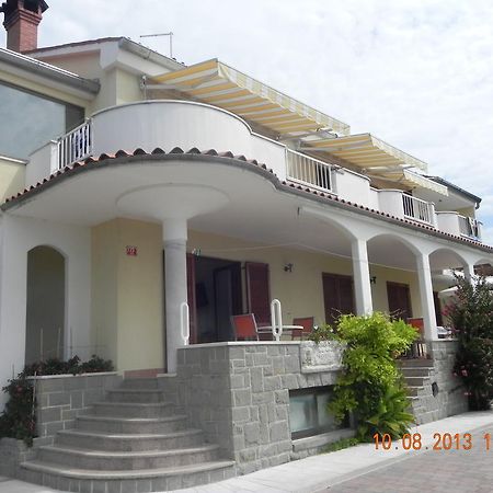 Rooms And Apartments Roza Portoroz Exterior foto