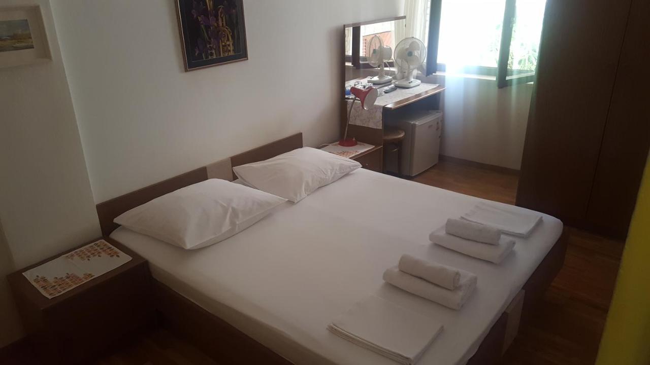 Rooms And Apartments Roza Portoroz Exterior foto