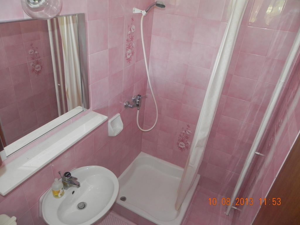 Rooms And Apartments Roza Portoroz Exterior foto